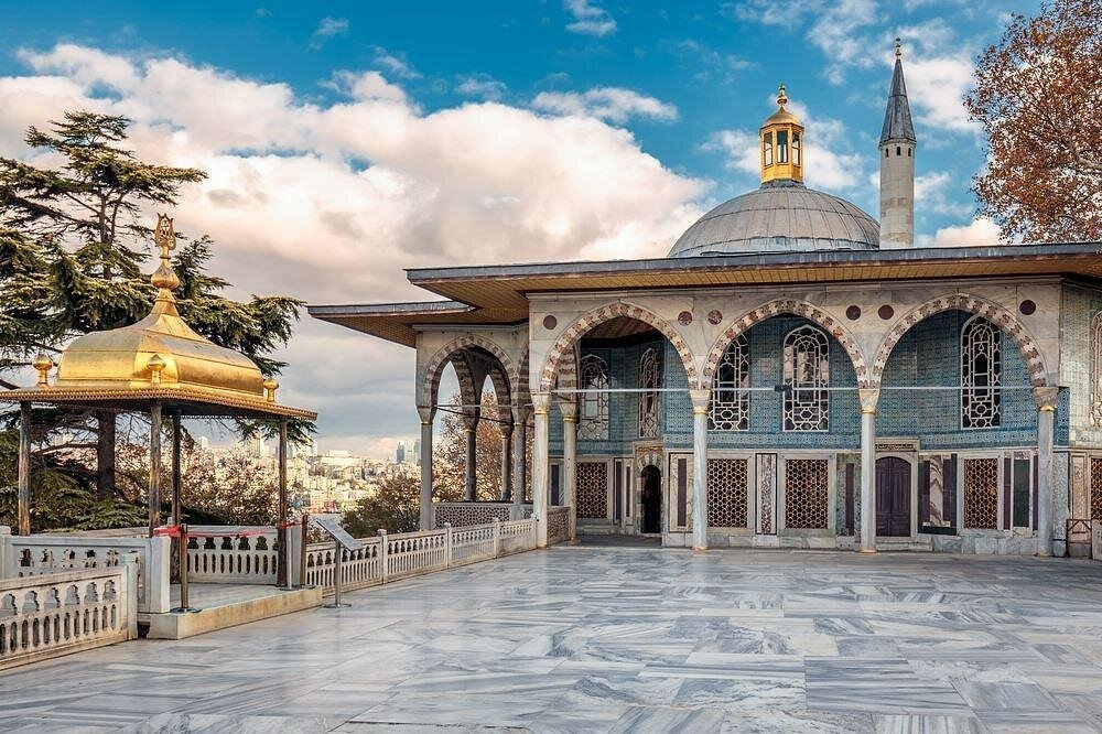 Full Day Historical Walking Tour From Byzantium to the Ottomans